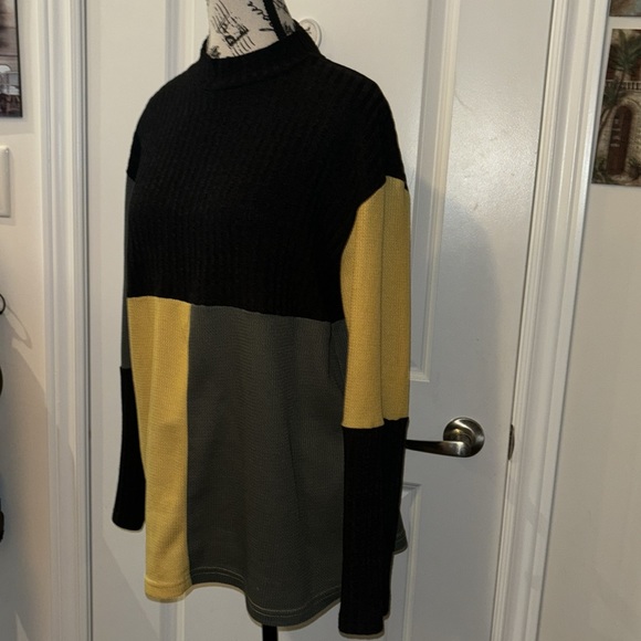 Tickled Teal Women's Long Sleeve Casual Loose Sweater - Picture 5 of 8